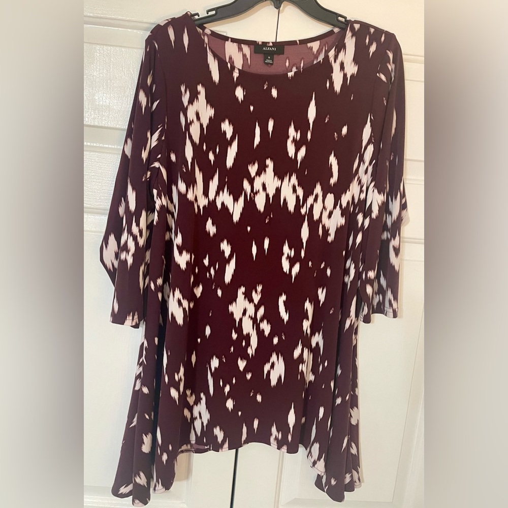 Alfani shark bite hem maroon swing blouse